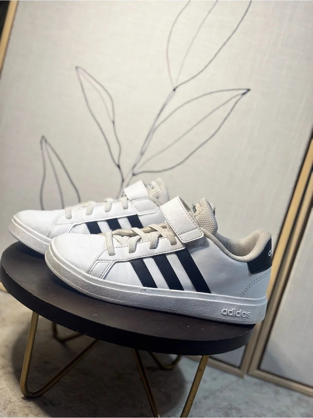 adidas Kids White and Black Low-Top Sneakers